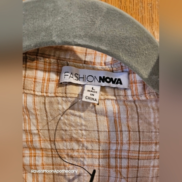 Fashion Nova Open Front/Tie at the bottom Women's Shirt - Picture 3 of 7